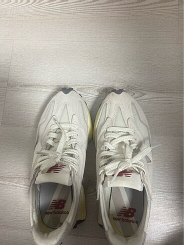 37 Beden beyaz Renk Orjinal new balance ayakkabı