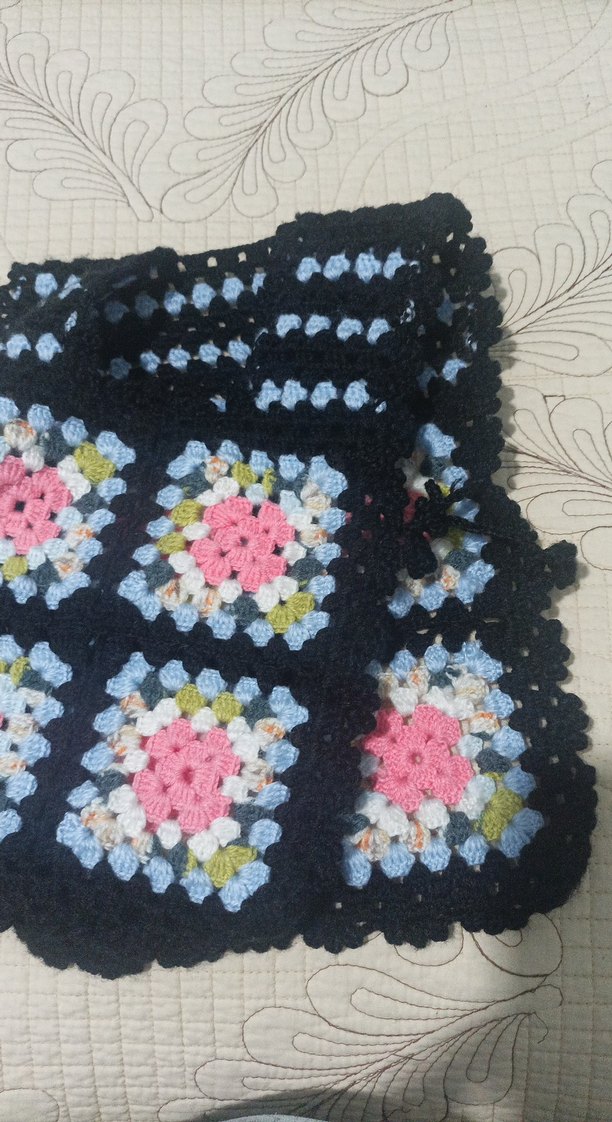 Nakışlı Renkli yandan bağcıklı bebek  yelek - Görsel 2