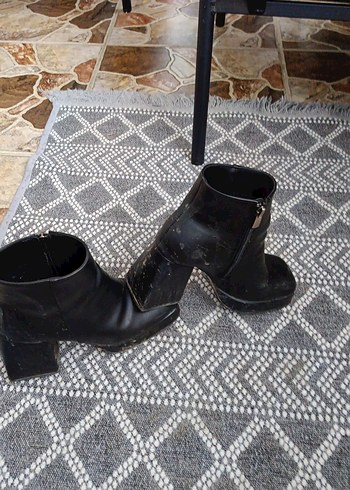 Tokalı Siyah Platform Topuklu Kadın Bot - Görsel 2