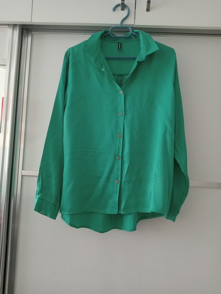 Düğmeli Yeşil Uzun Kollu Kadın Gömlek - Görsel 2