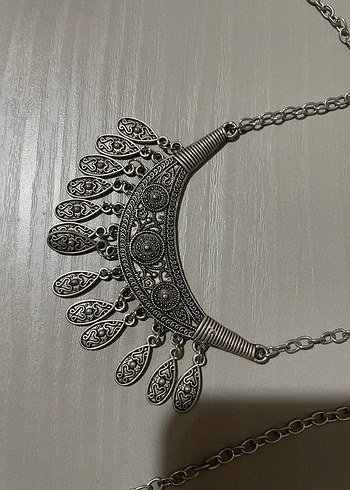 Diğer Uzun Zincir Detaylı Gri Bohem Kolye
