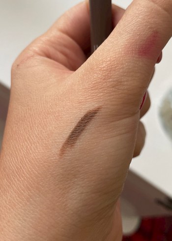 MAC Koyu Bej kaş Kalemi lingering - Görsel 5