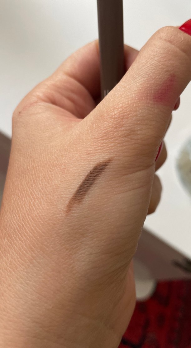 MAC Koyu Bej kaş Kalemi lingering - Görsel 5