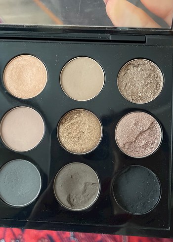 MAC Krem ve Koyu Tonlarda Göz Farı Paleti - Görsel 3