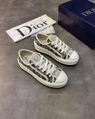 38 Beden çeşitli Renk Dior 36-40 no