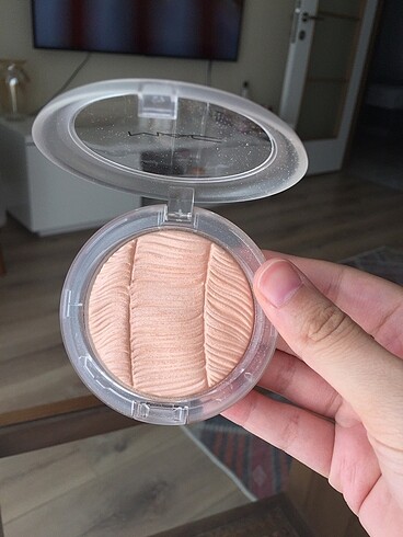 MAC Mac post modernist highlighter