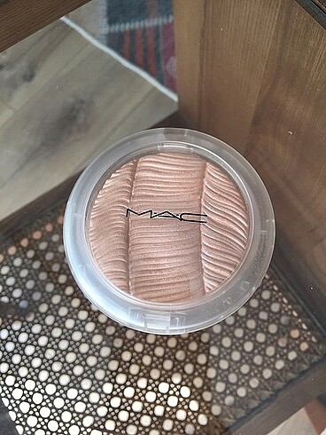  Beden Renk Mac post modernist highlighter