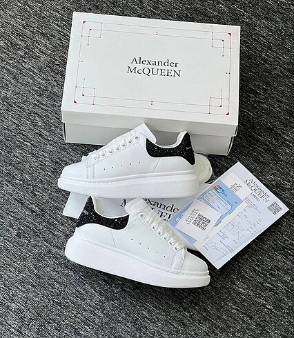 Mcqueen Taşlı