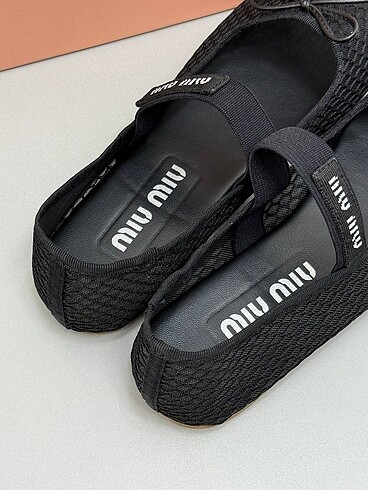 38 Beden siyah Renk Miu miu ithal