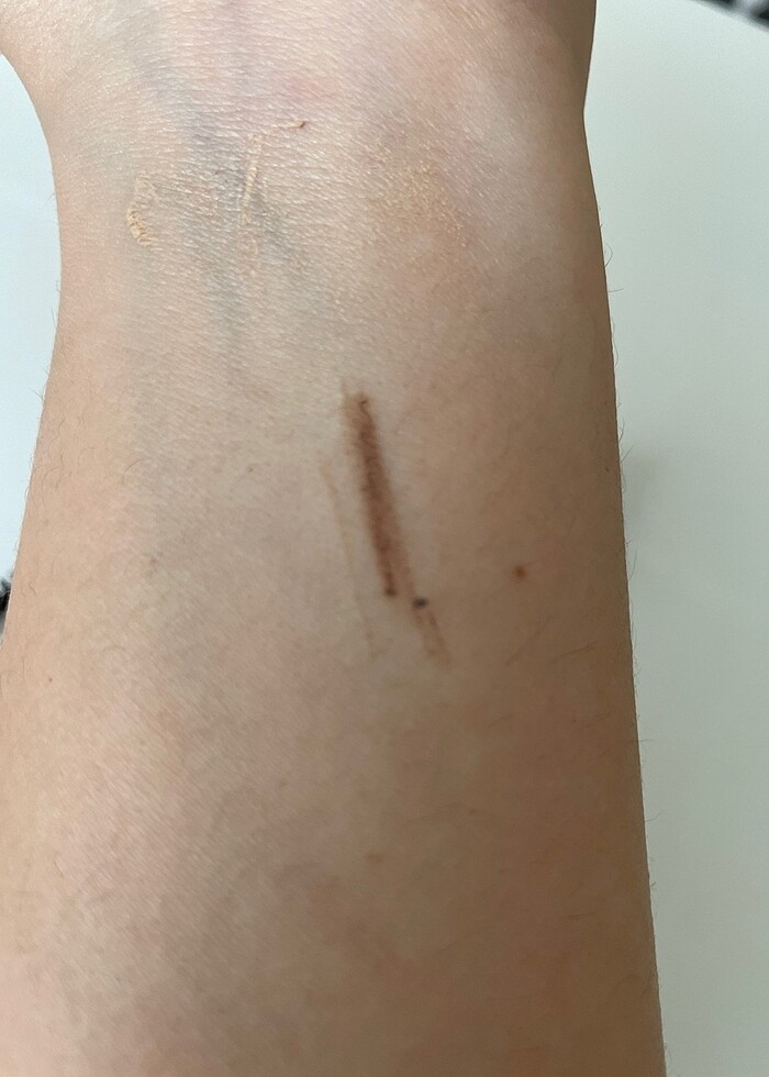 Mac fırçalı kaş kalemi lingering - Görsel 3