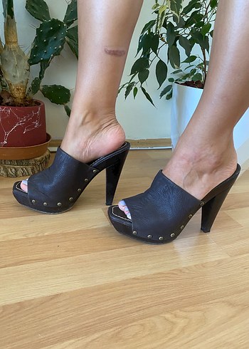 Kahverengi Deri Platform Topuklu Kadın Terlik - Görsel 3