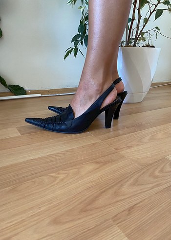 Siyah Pileli Stiletto - Görsel 2