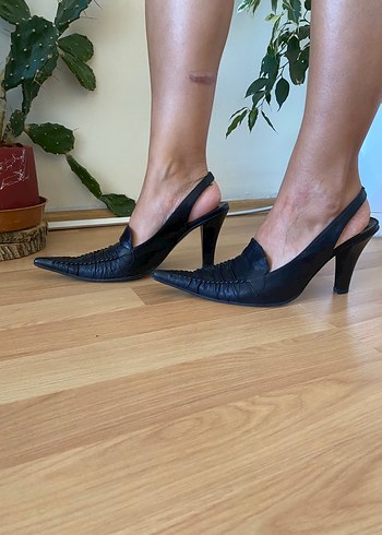 Siyah Pileli Stiletto - Görsel 3