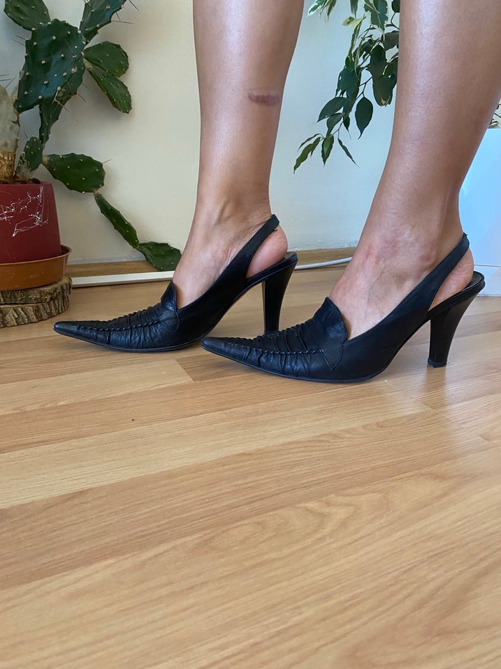 Siyah Pileli Stiletto - Görsel 3