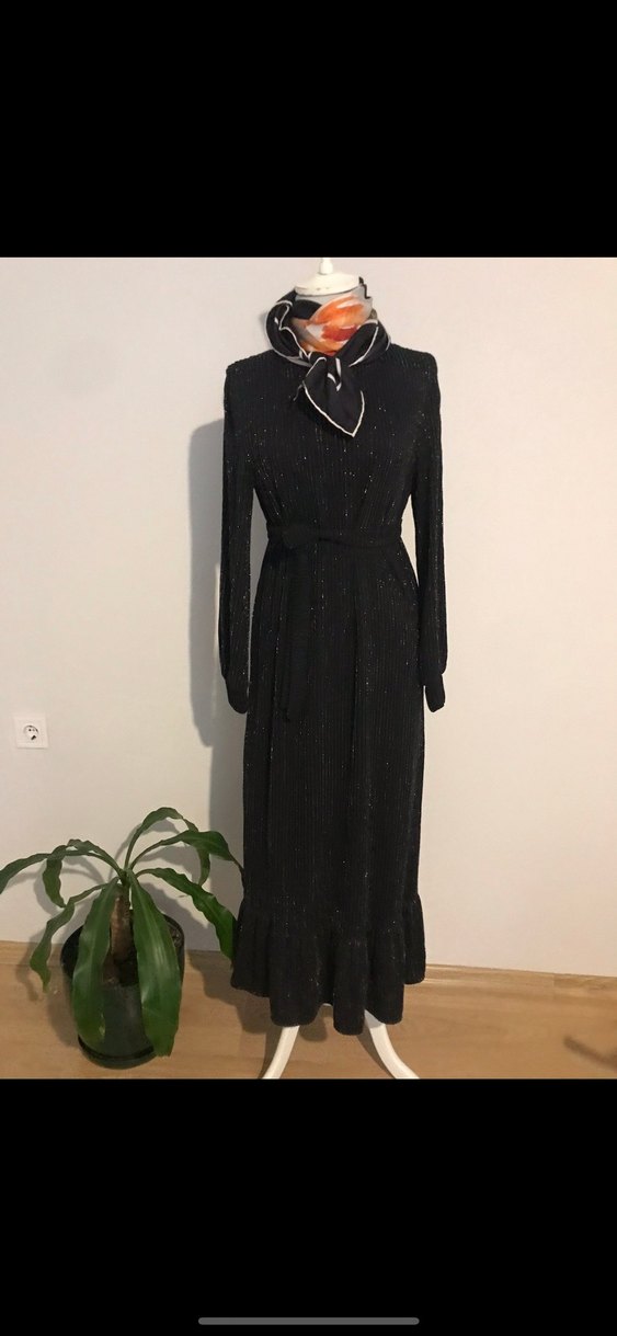 Melike tatar siyah parlak elbise - Görsel 2