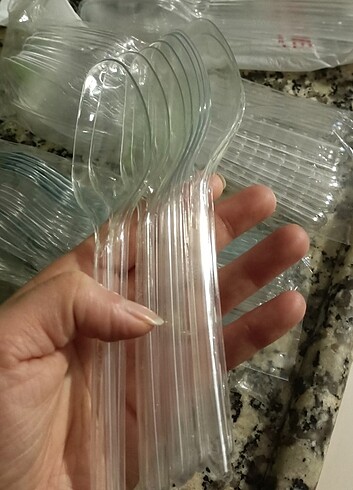 Diğer Plastik kaşık 70 adettir