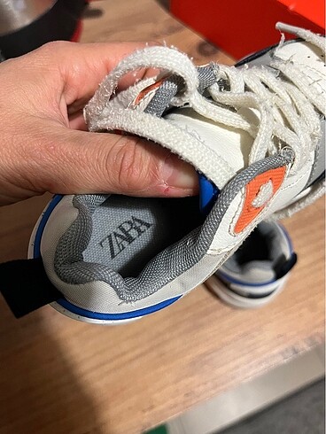 29 Beden beyaz Renk Zara spor ayakkabı