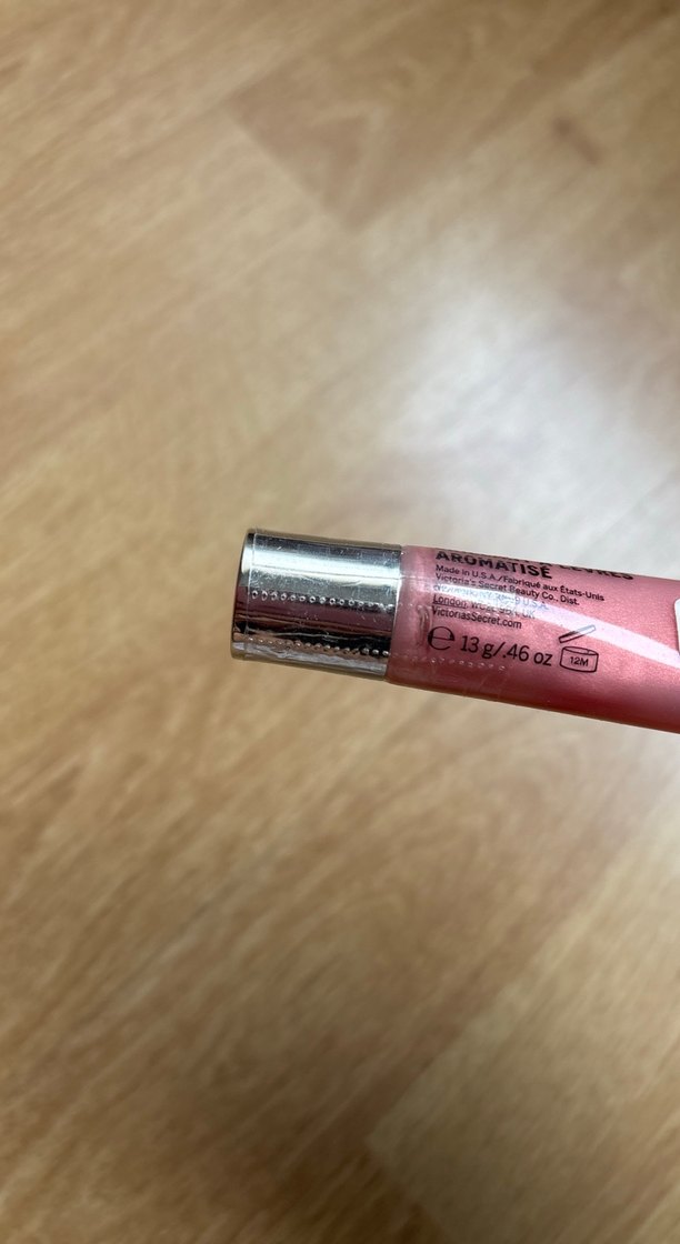 Victoria's Secret Parlak Pembe Dudak Parlatıcısı - Görsel 3