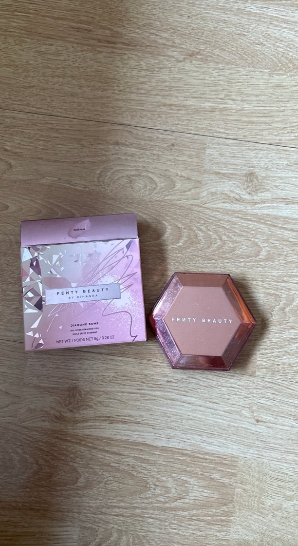 Fenty Beauty Diamond Bomb Aydınlatıcı - Görsel 2