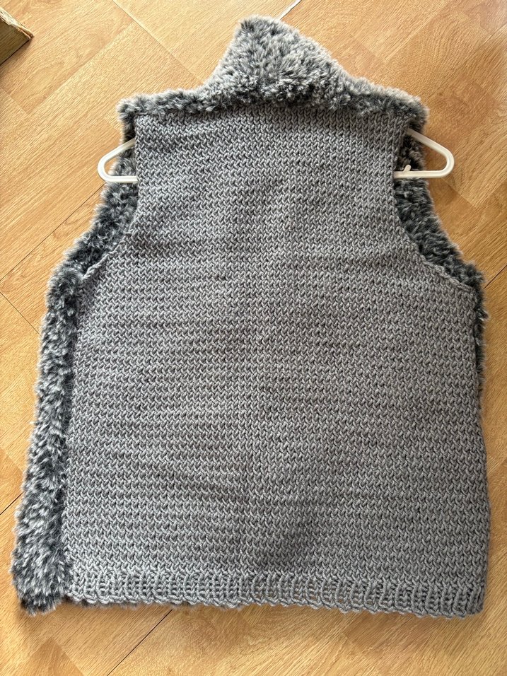 Gri Kürklü Kadın Yelek - Görsel 2