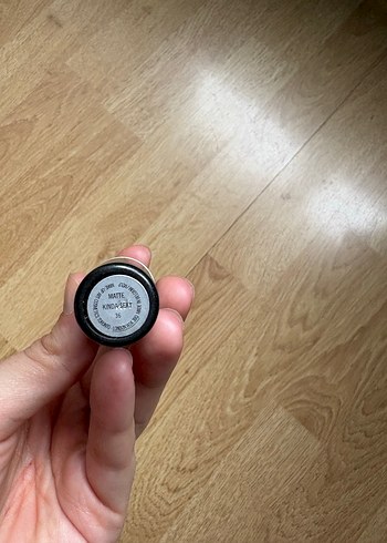 MAC Kinda Sexy Mat Ruj - Görsel 3