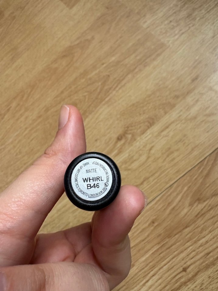 MAC Whirl Mat Ruj - Yoğun Kahverengi - Görsel 3