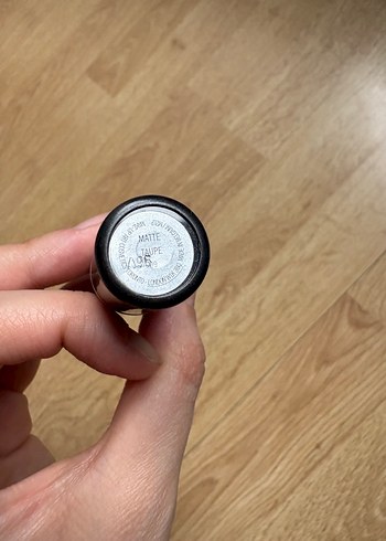 MAC Silky Matte Mat Ruj Taupe - Görsel 3