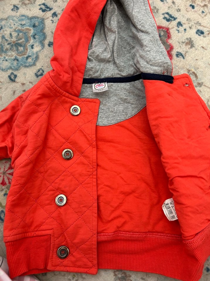 Kapüşonlu Düğmeli Erkek Çocuk Kırmızı Mont - Görsel 3