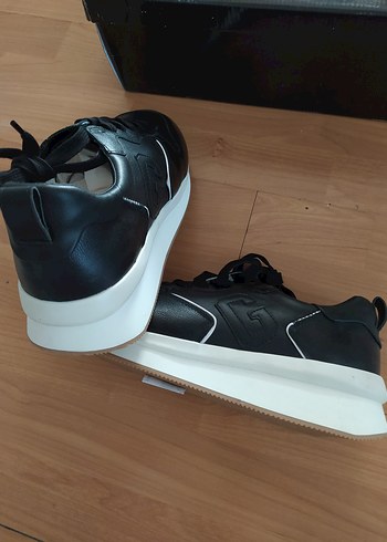 Guess Siyah Spor Ayakkabı - Görsel 6