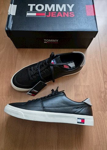 Tommy Hilfiger 45