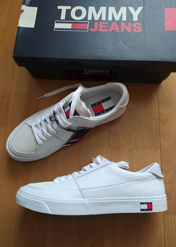 Tommy Hilfiger 45