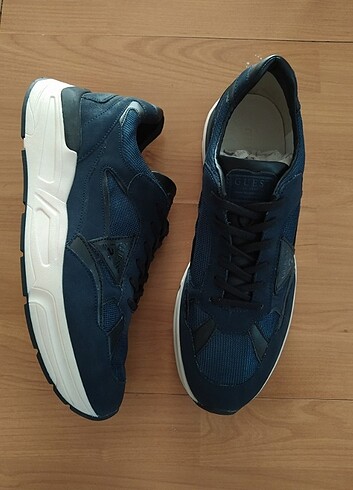 45 Beden Guess ayakkabı 