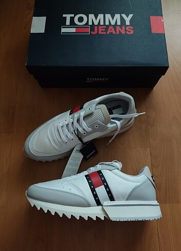 Tommy hilfiger ayakkabı