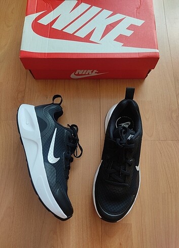 36 Beden siyah Renk Nike ayakkabı