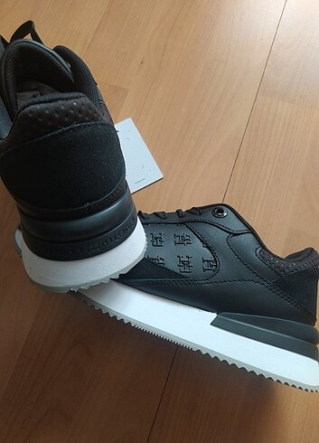 36 Beden Tommy hilfiger ayakkabı