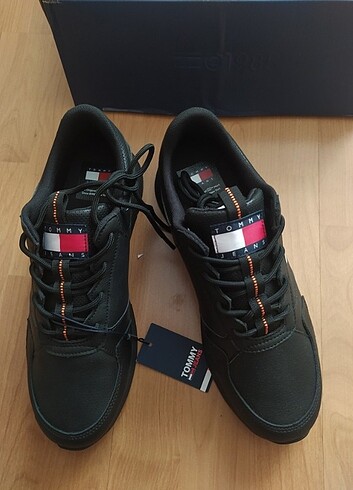 44 Beden Tommy hilfiger ayakkabı