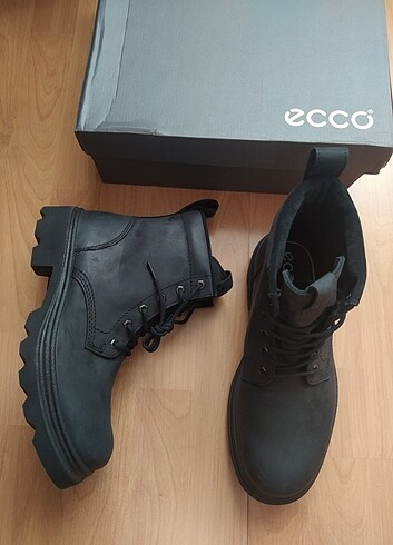 Ecco waterproof bot