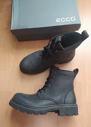Ecco waterproof bot
