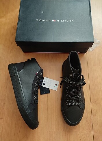 Tommy hilfiger deri bot