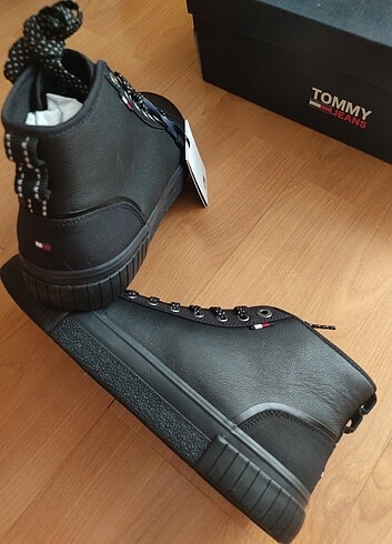43 Beden Tommy hilfiger deri bot