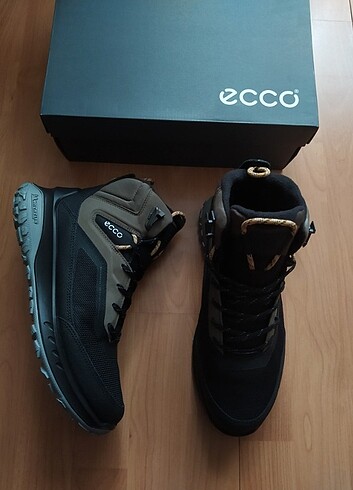 40 Beden Ecco waterproof bot