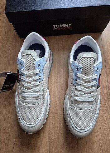 40 Beden çeşitli Renk Tommy hilfiger ayakkabı