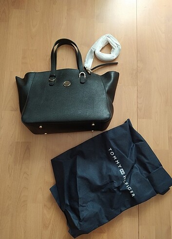Tommy hilfiger çanta