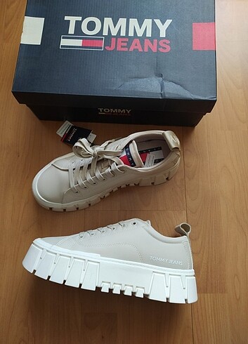 Tommy hilfiger ayakkabı 