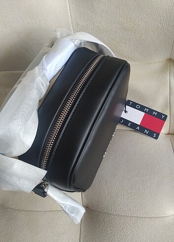Beden Tommy hilfiger çanta