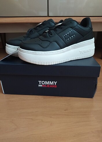 39 Beden Tommy hilfiger ayakkabı