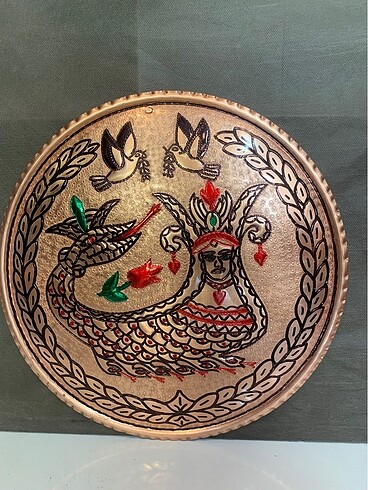 El işleme bakır tepsi şahmeran