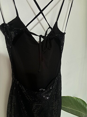 xs Beden BERSHKA SİYAH PARILTILI ELBİSE