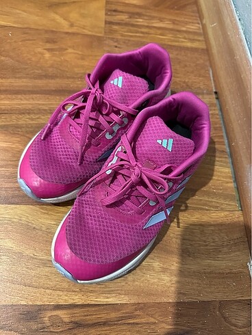 33 Beden pembe Renk Adidas kız çocuk spor ayakkabısı