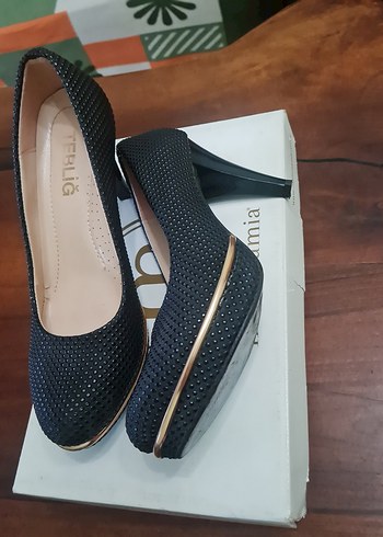 Parlak Siyah Taşlı Yüksek Topuklu Kadın Ayakkabı - Görsel 4